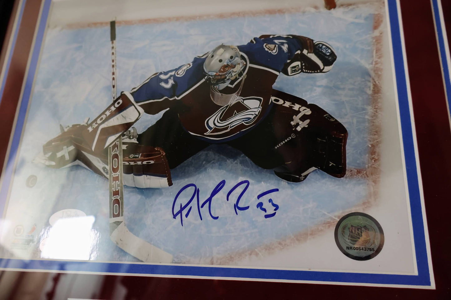 Patrick Roy Colorado Avalanche Autographed 8x10 photo with deluxe frame