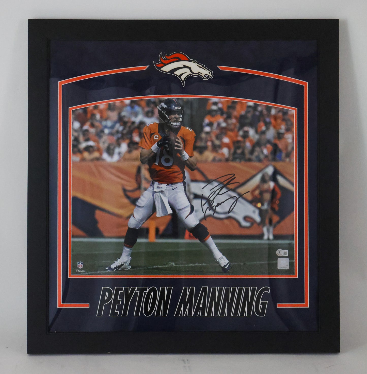 Peyton Manning Autographed Denver Broncos 16X20 Photo Frame