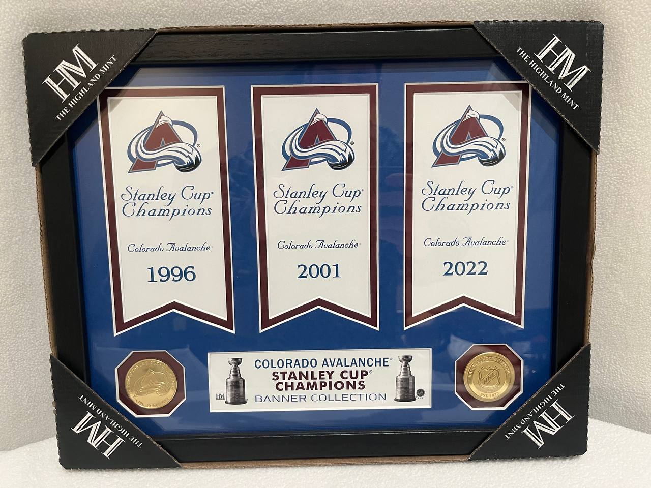 Colorado Avalanche Stanley Cup Champions Banner Collection Highland Mint Coins